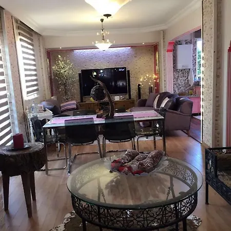 فيلة With Large Garden زكرياكوي