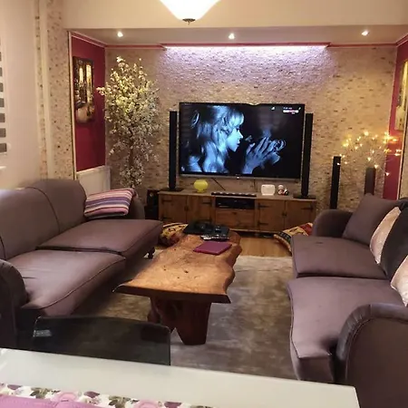 With Large Garden * زكرياكوي